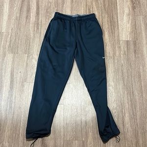 Nike therma fit sweatpants, men’s medium